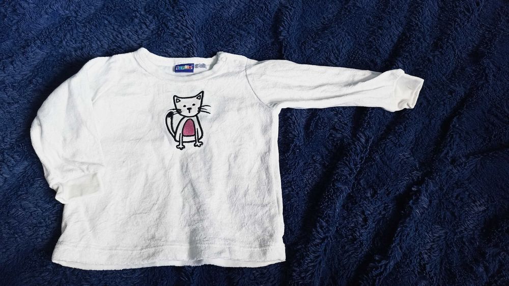 biała bluzeczka dziewczęca z długim rękawem