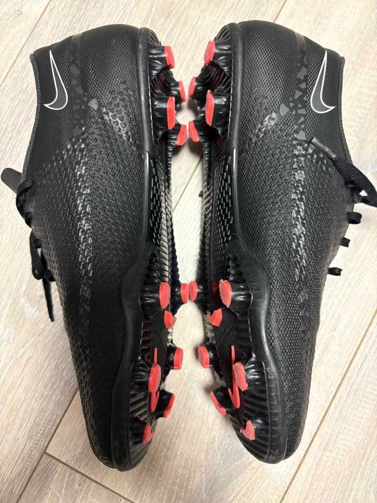 Sprzedam używane buty do piłki nożnej korki Nike numer 40
