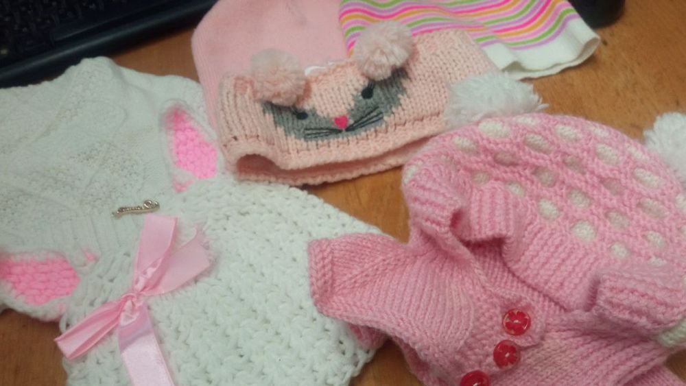 Шапка шлем  зайчик с ушками белая яркая