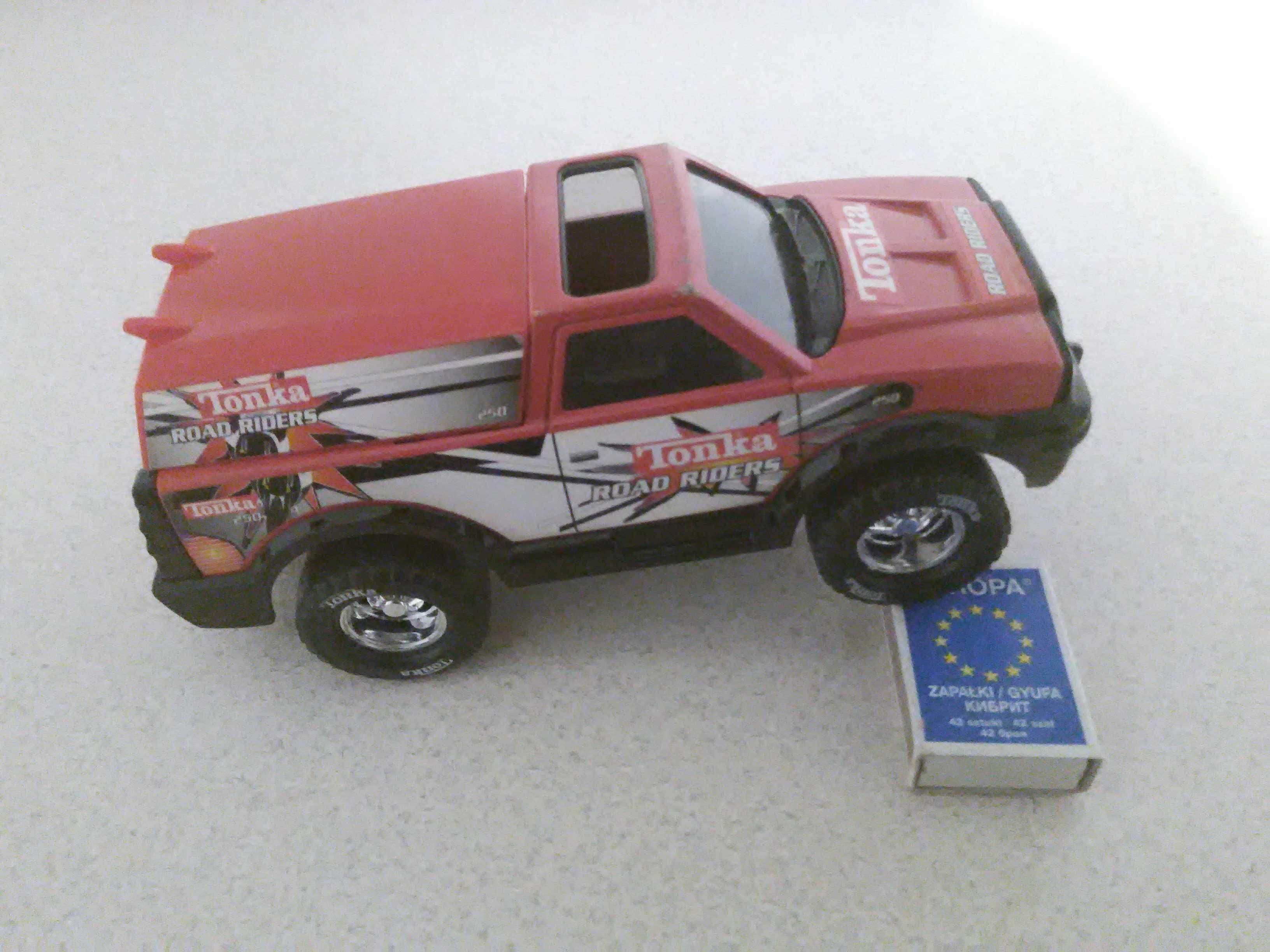 stara zabawka PRL blaszana Tonka Hasbro Jeep Off Road 4×4 pickup 1:24