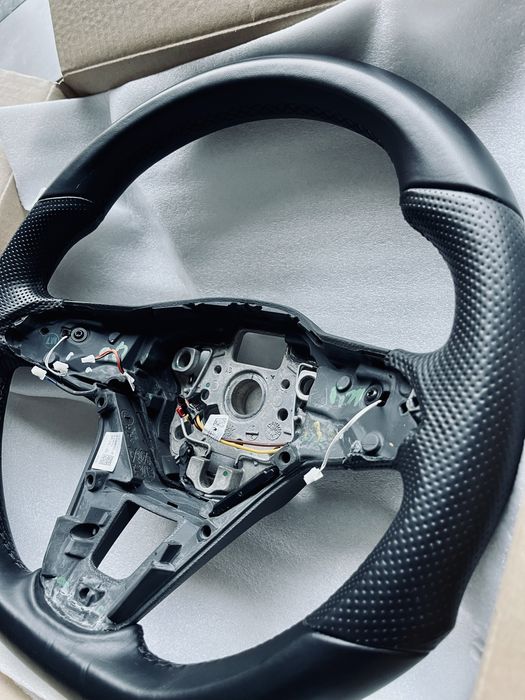 Kierownica R-line skóra, stan idealny. Arteon/Golf lift
