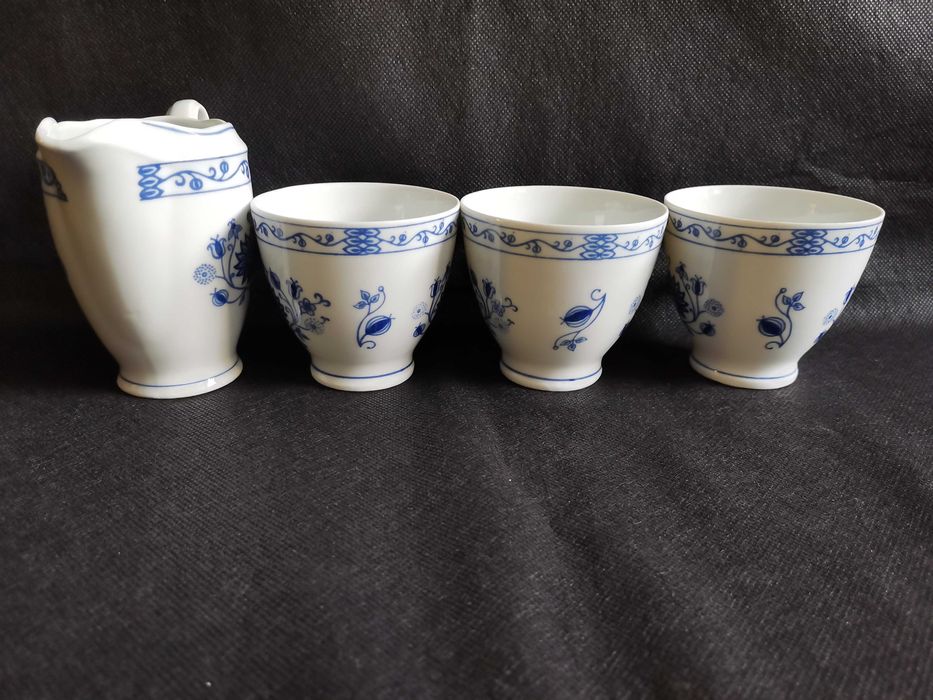 Stare, filiżanki i mlecznik serwis Feston porcelana Ćmielów W. Potacki