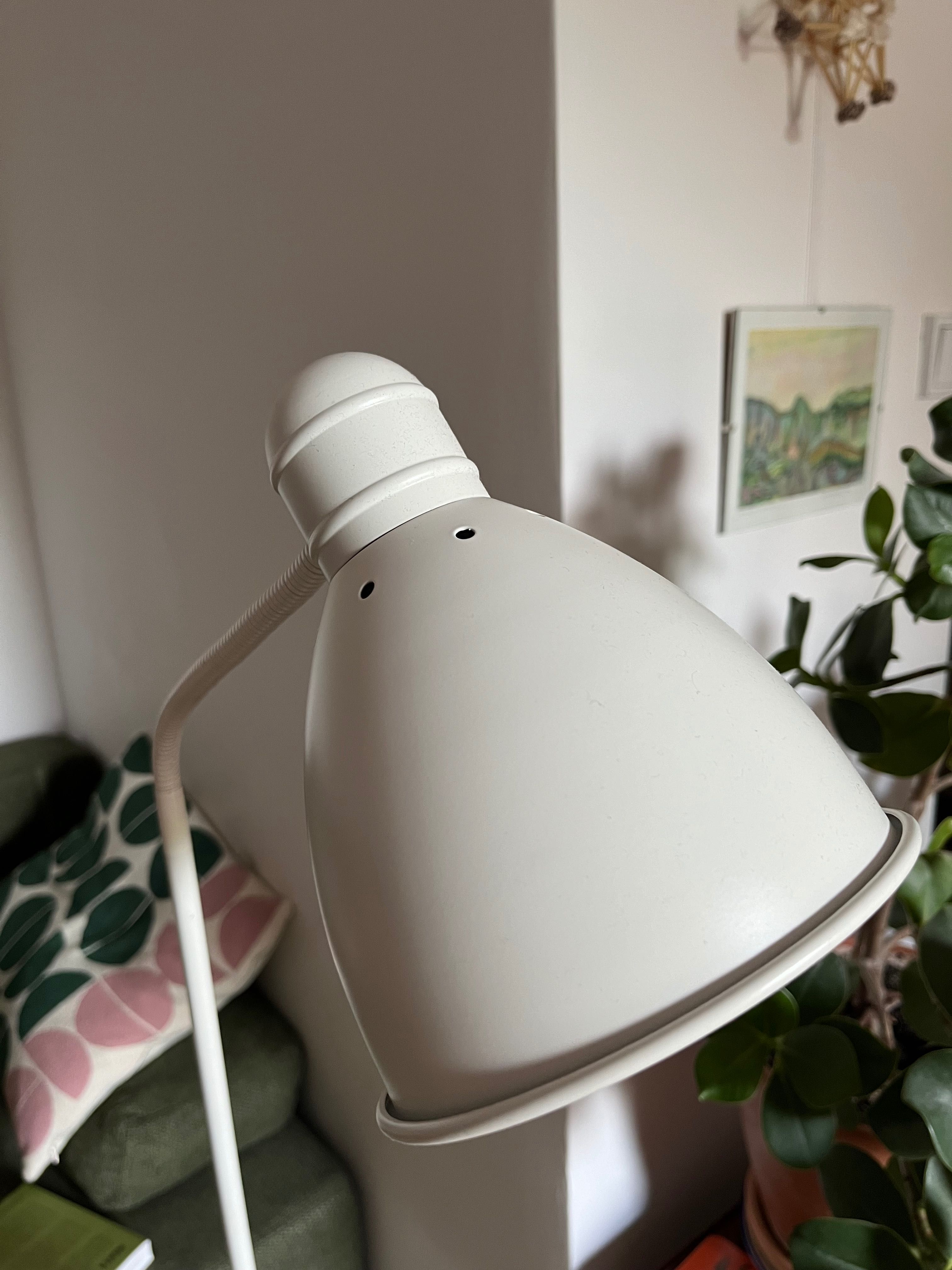 Lampa stojąca podłogowa biała