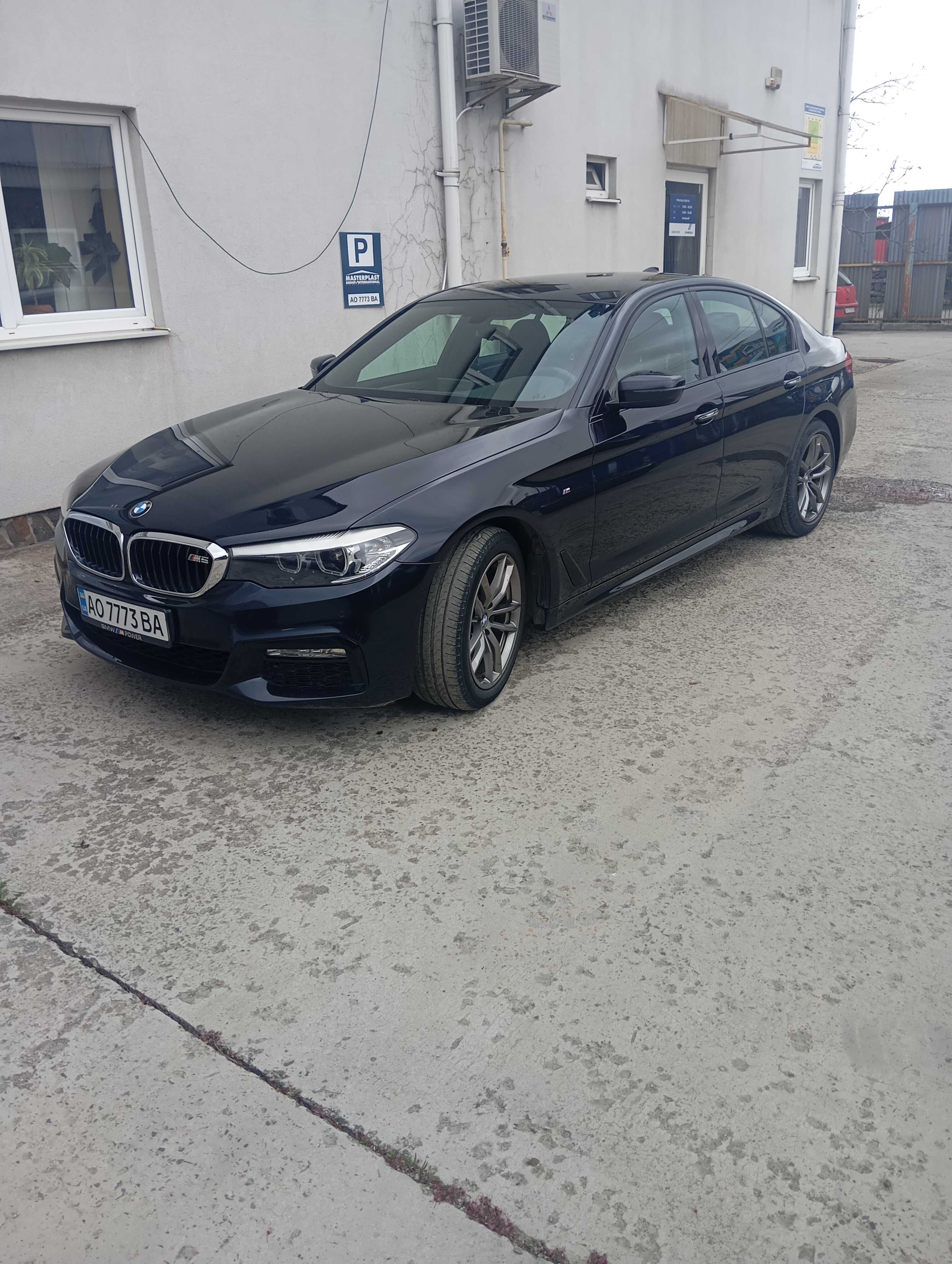BMW 520i/G30 Офіційне авто
