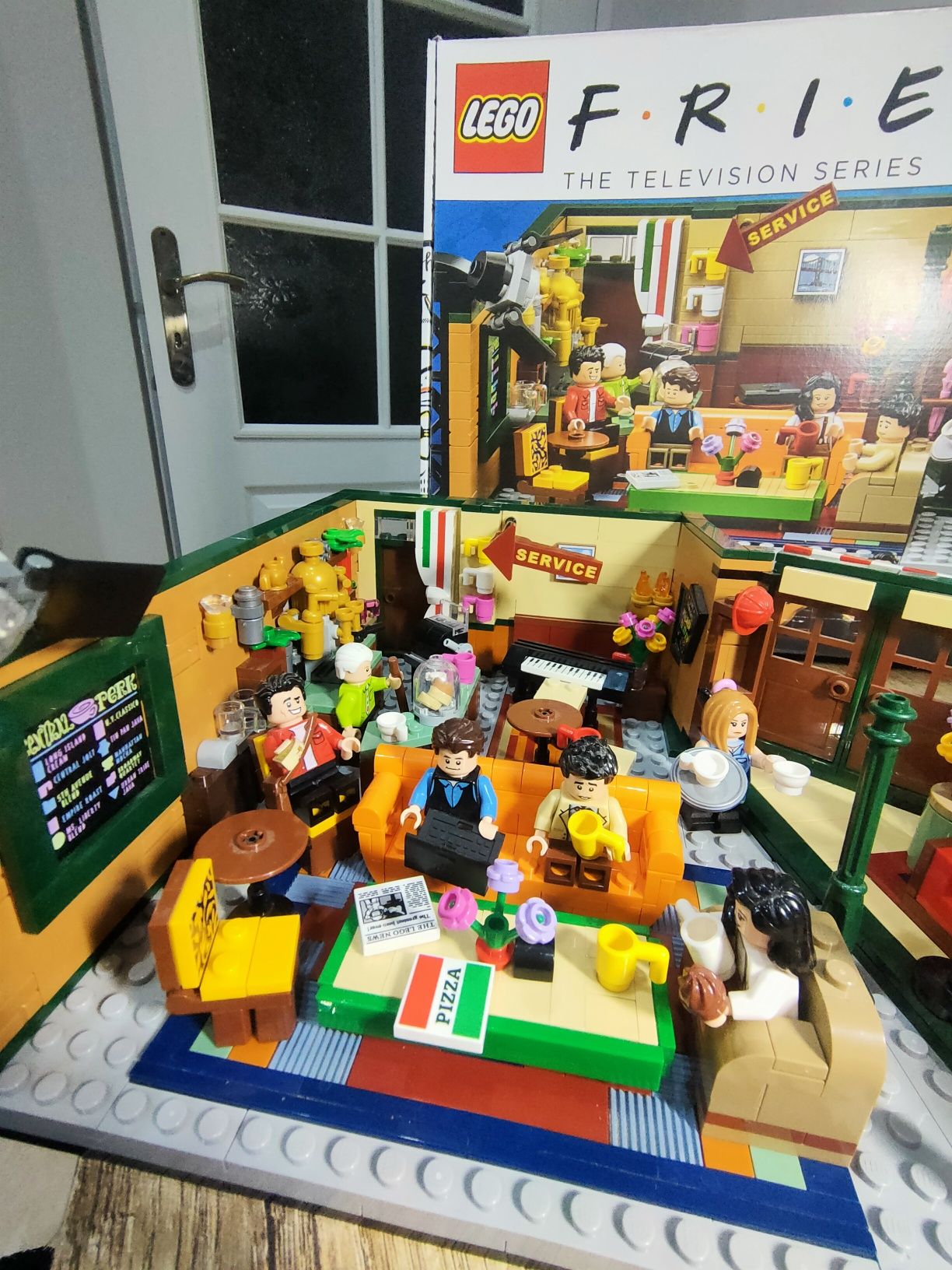 LEGO ideas 21319 central park Friends