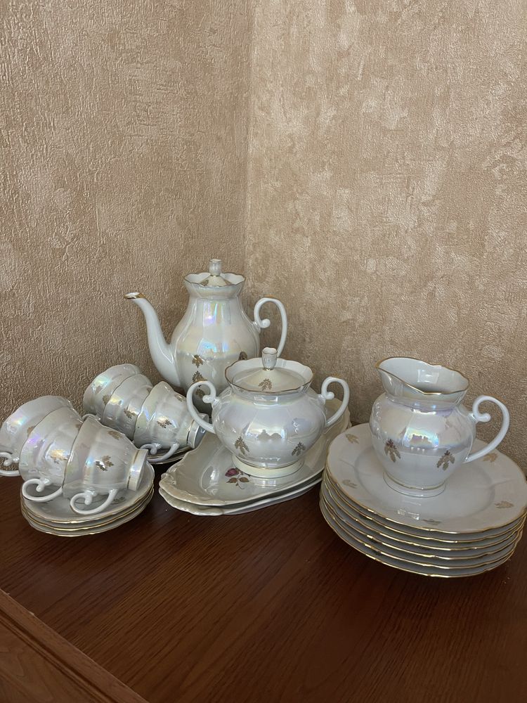 Кофейный сервиз, тарелки, блюда, 22 предмета