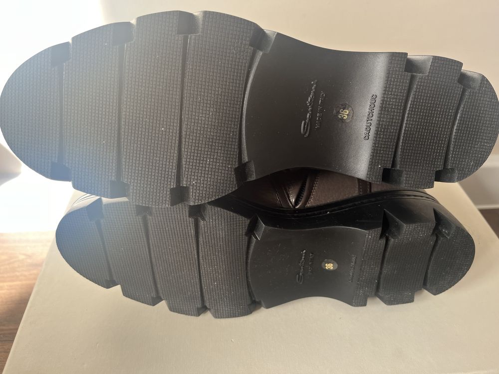 Продам новые женские зимние ботинки Santoni