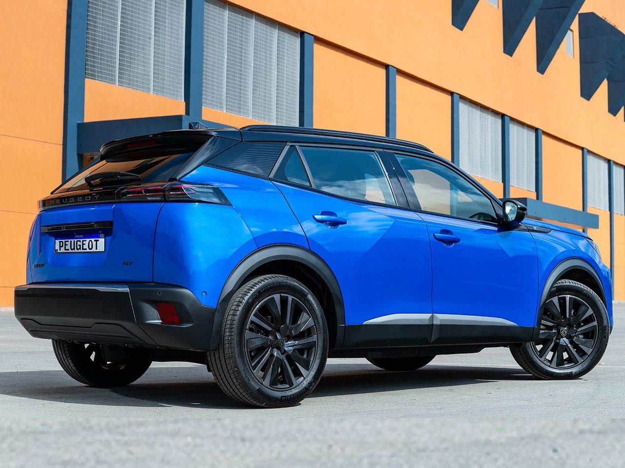 Aluguel de Peugeot 2008 Elétrico - Turno da Noite