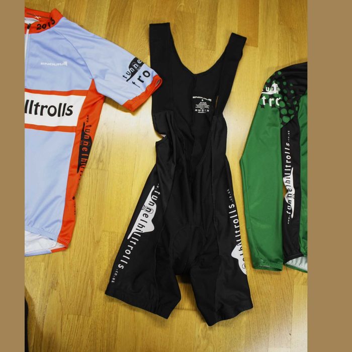 Endura АНГЛИЯ как НОВЫЙ велокомплект велоформа джерси велошорты кофта