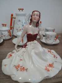 Duża, porcelanowa figurka kobiety