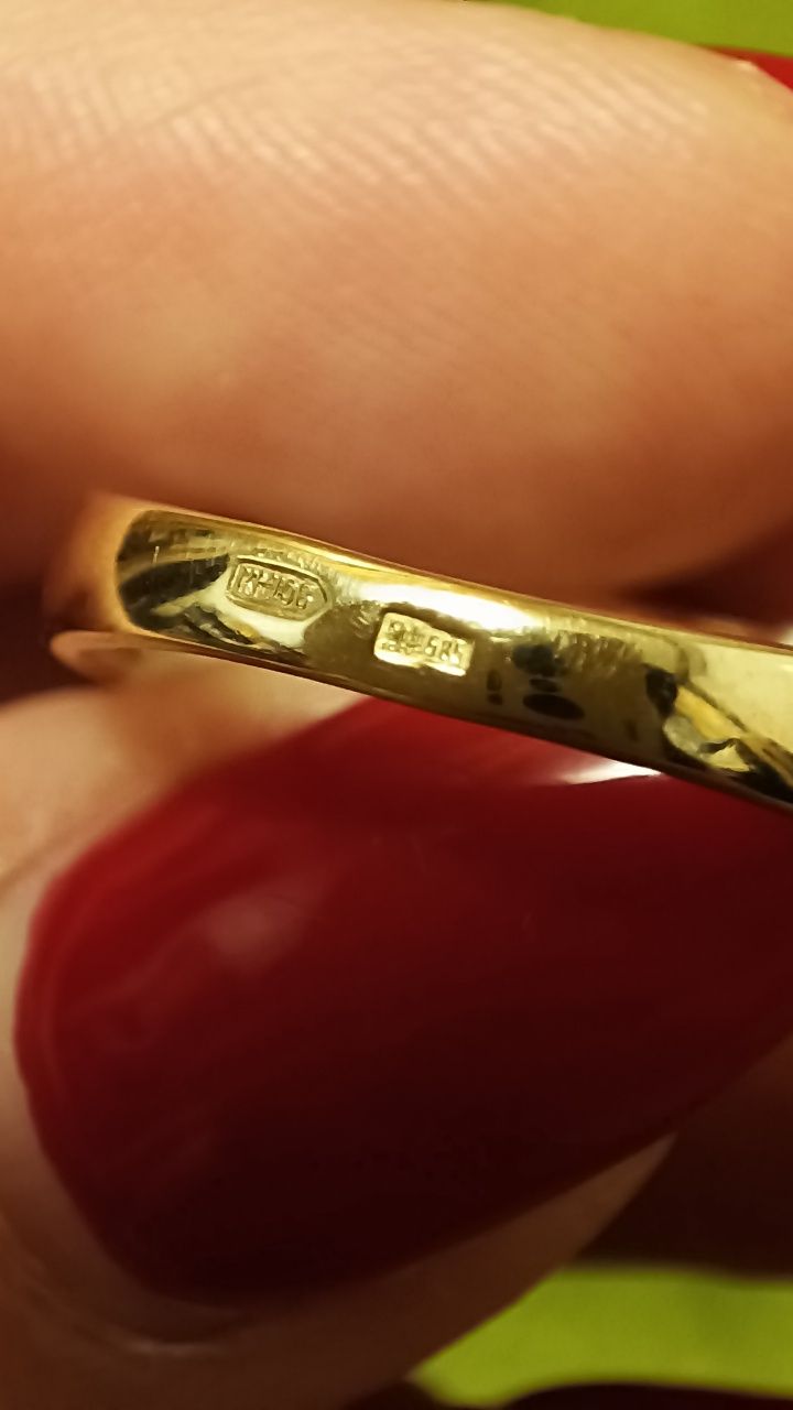 Кольцо золотое продам 18 размер