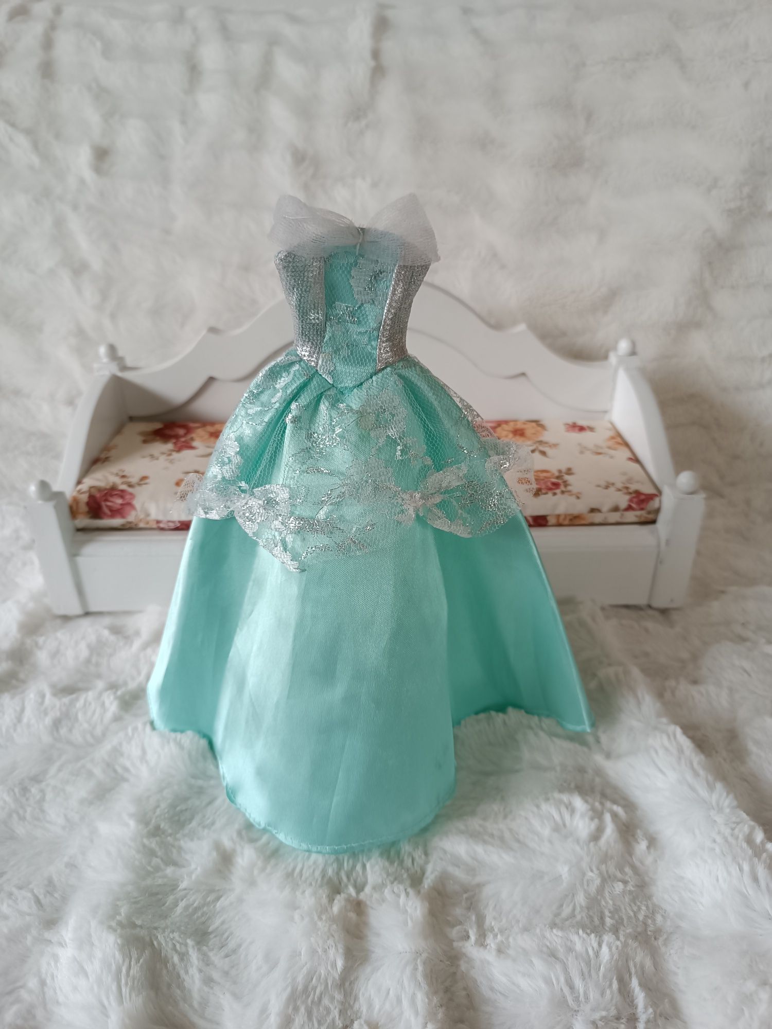 Miętowa sukienka suknia balowa dla lalki Barbie