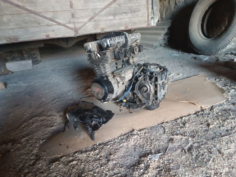 Продам мотор Kawasaki zephyr 400 на запчасти