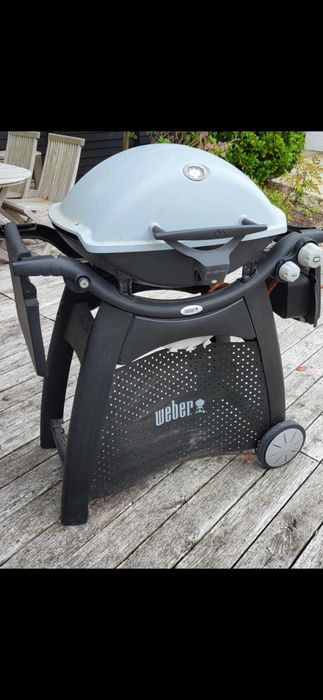 Grill Weber Q300 gazowy sprzedam.