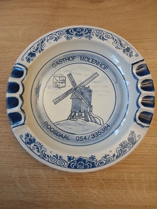 Duża popielniczka z porcelany angielskiej Delft blue