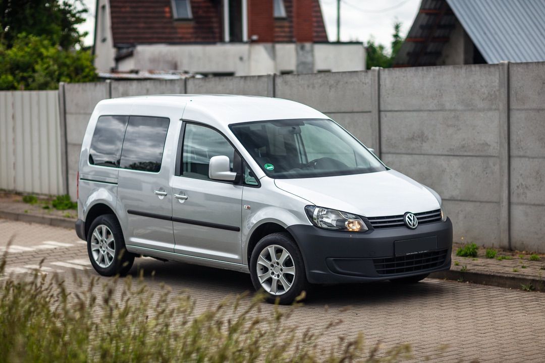 Volkswagen Caddy 1,6 TDI 102 Ps LIFE Klima Grz.Fotele Webasto Alu Idealny Stan