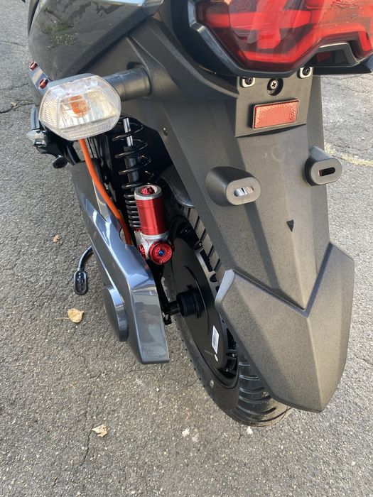 Електроскутер Corso Hurricane 2500W 72V/42Ah Lition