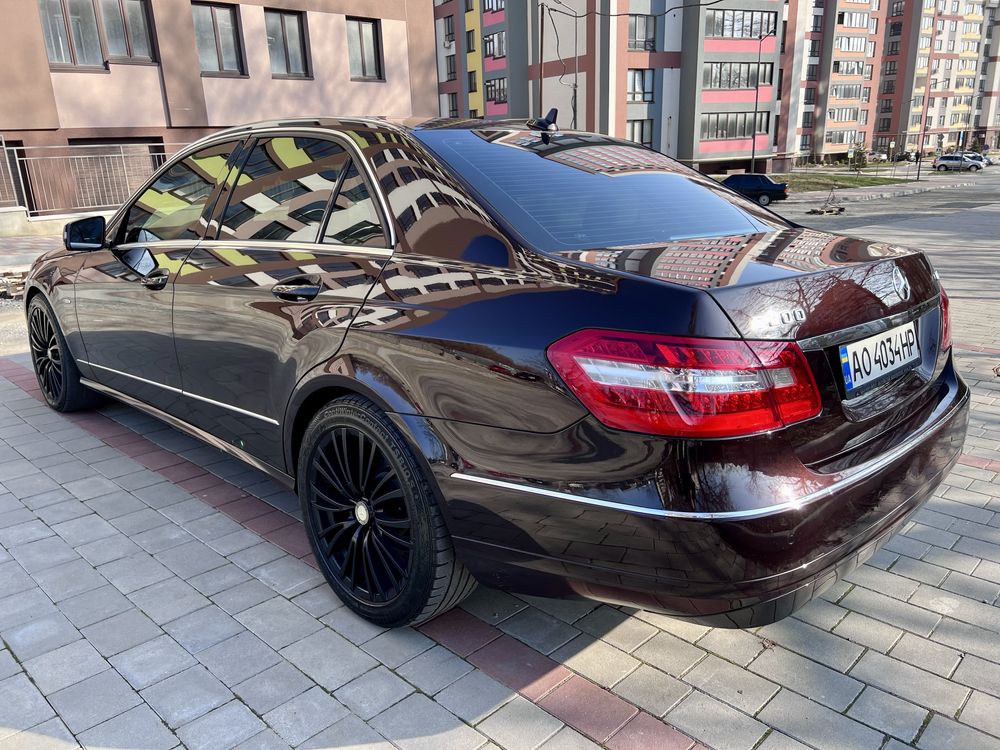 MERCEDES E200 2.2 Дизель Автомат