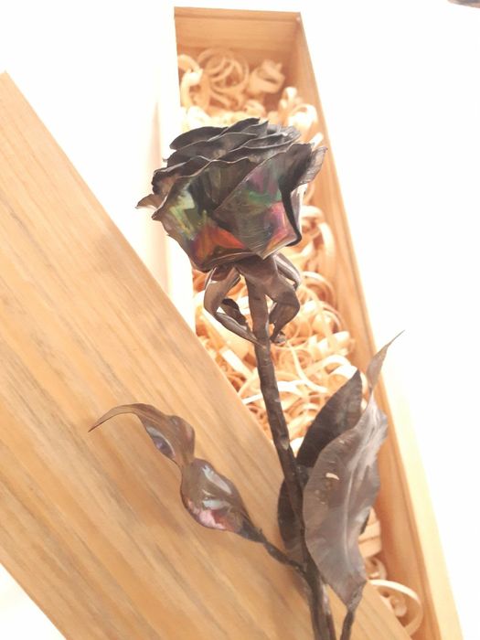 Кована троянда, роза кованая