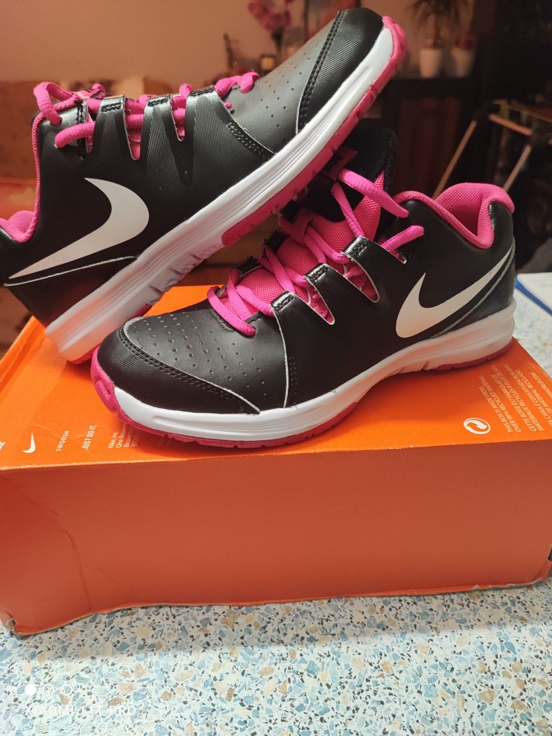 Adidasy Buty Nike Capri court GS nowe