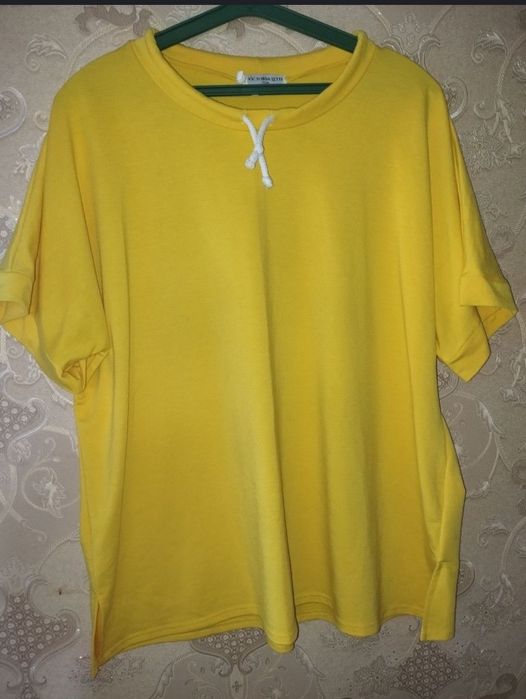 Футболка жіноча гарна