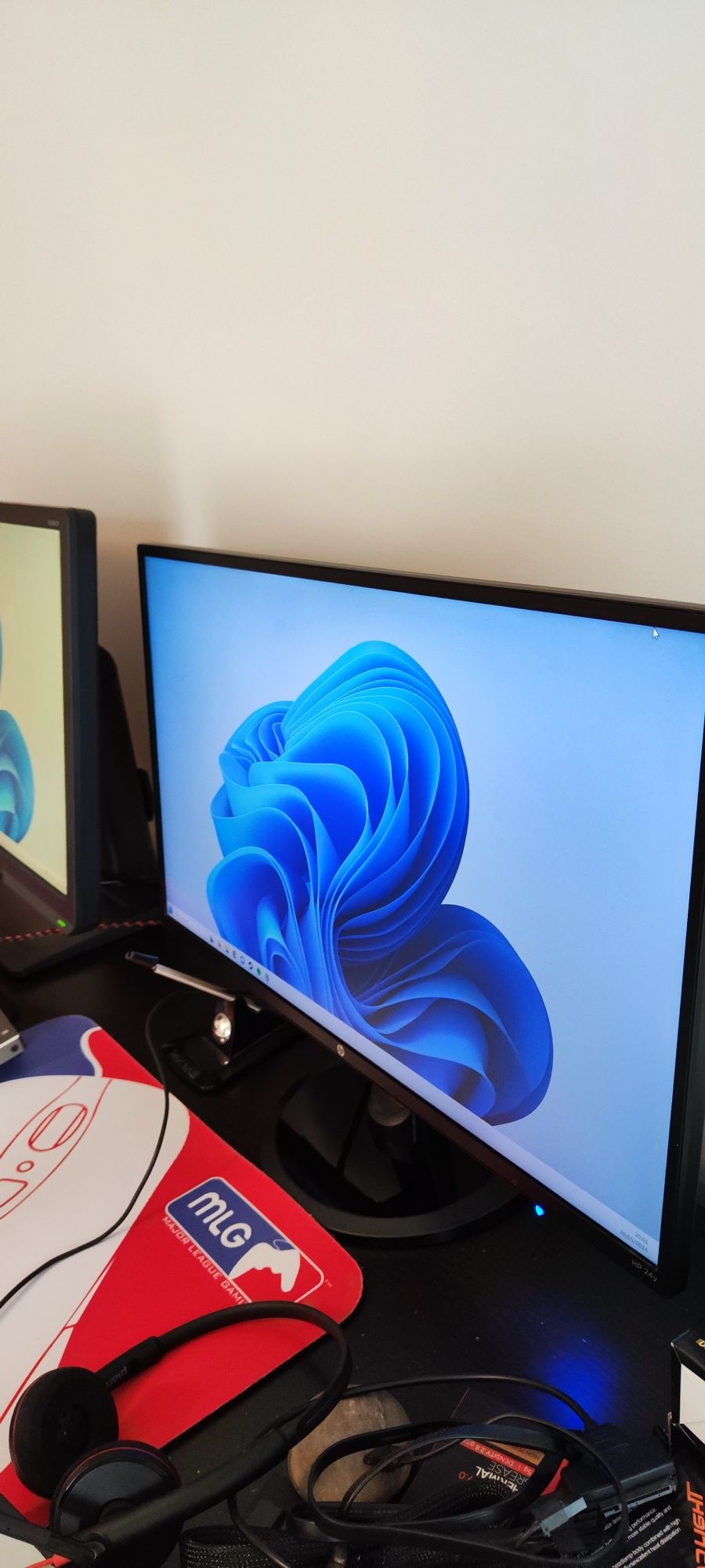 Monitor HP 24Y - FullHD - 24 polegadas