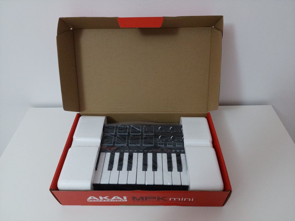 Teclado Akai mpk mini