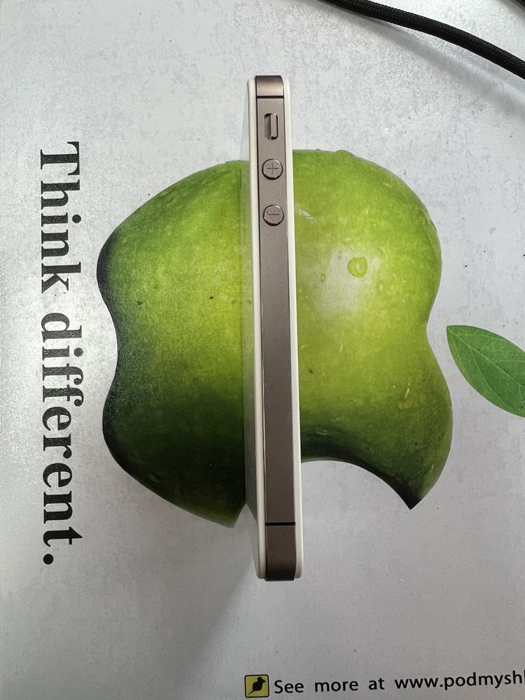 Iphone 4S 16 Gb оригінал раритет вінтаж