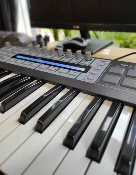 Novation Remote 25 SL mk2 USB Teclado Controlador MIDI
