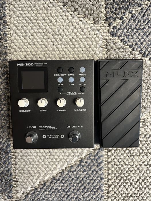 Multiefekt gitarowy NUX MG-300