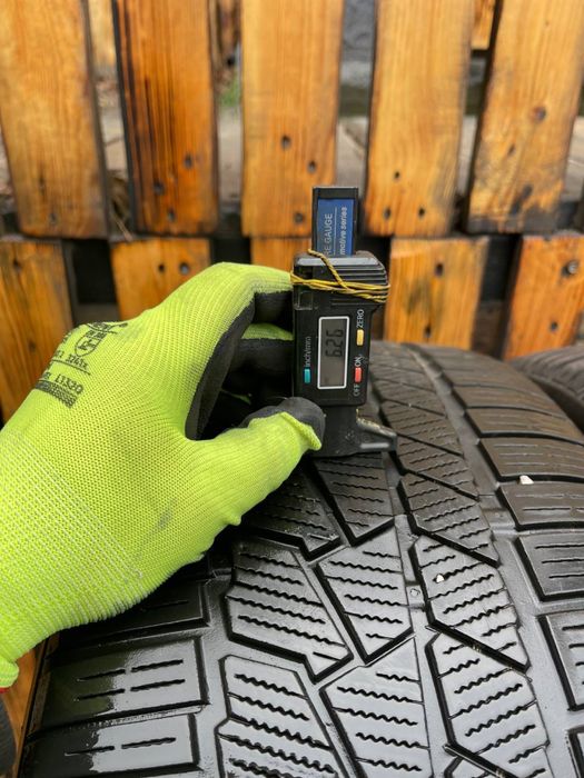 Б/у шини 245/40 r20 Continetal 24 рік