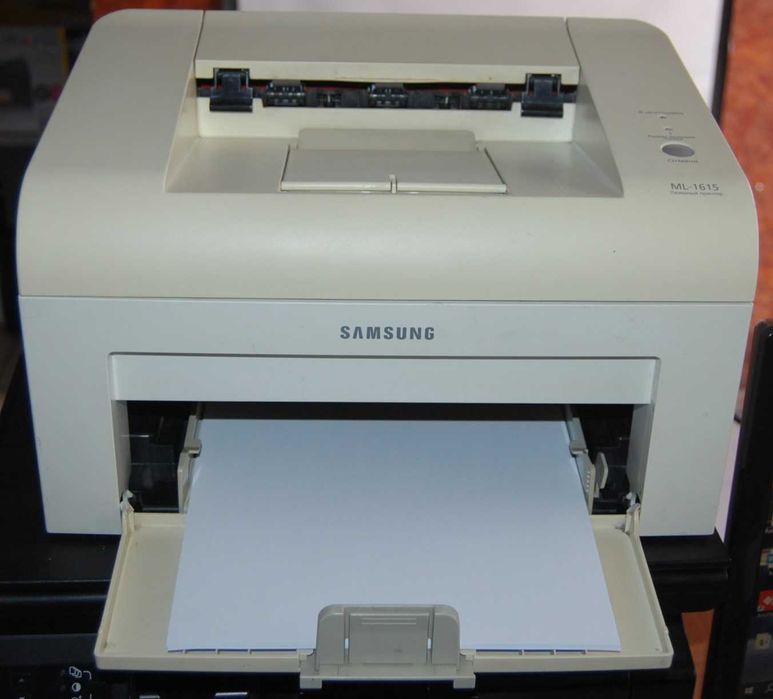 Продам лазерный чёрно-белый принтер Samsung ML-1615.
