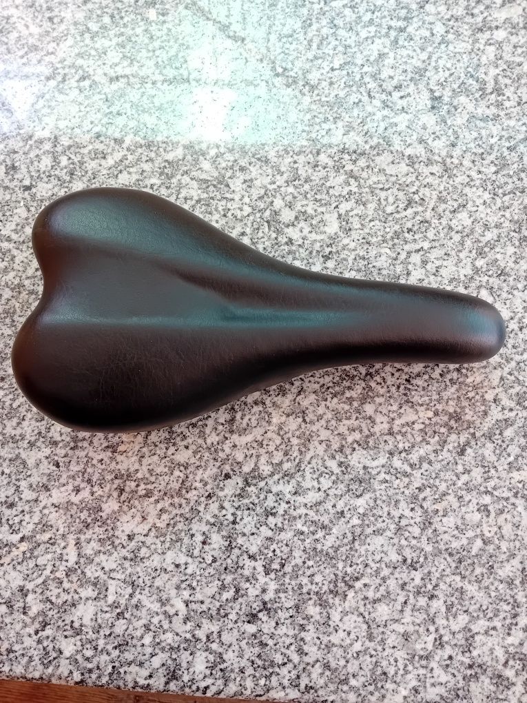 Selim sem marca 140mm