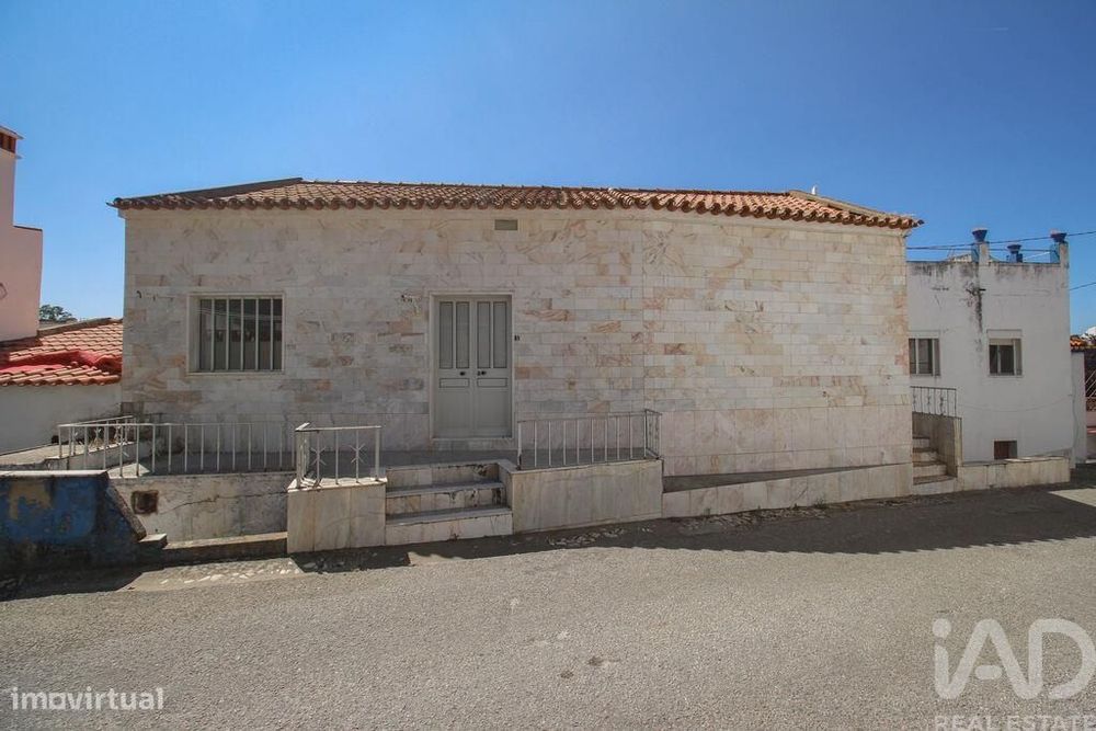 Casa / Villa T5 em Rio de Moinhos de 209,00 m2