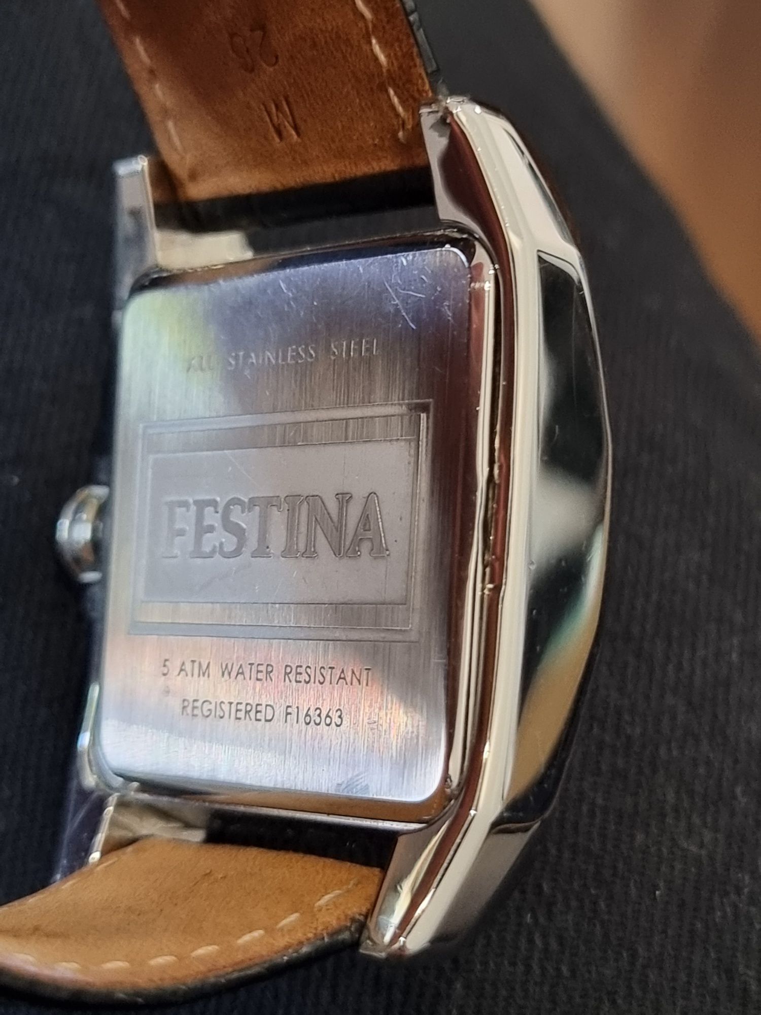 Продам годинник Festina F16363/5