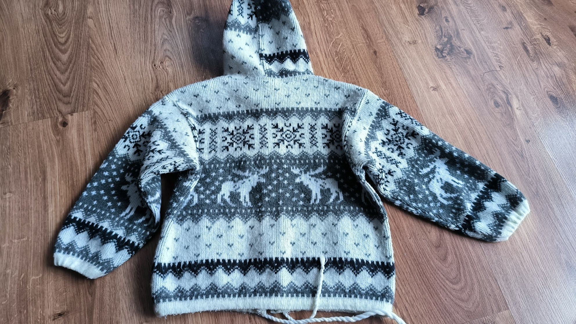 Bluza sweter chłopięcy rozm 134