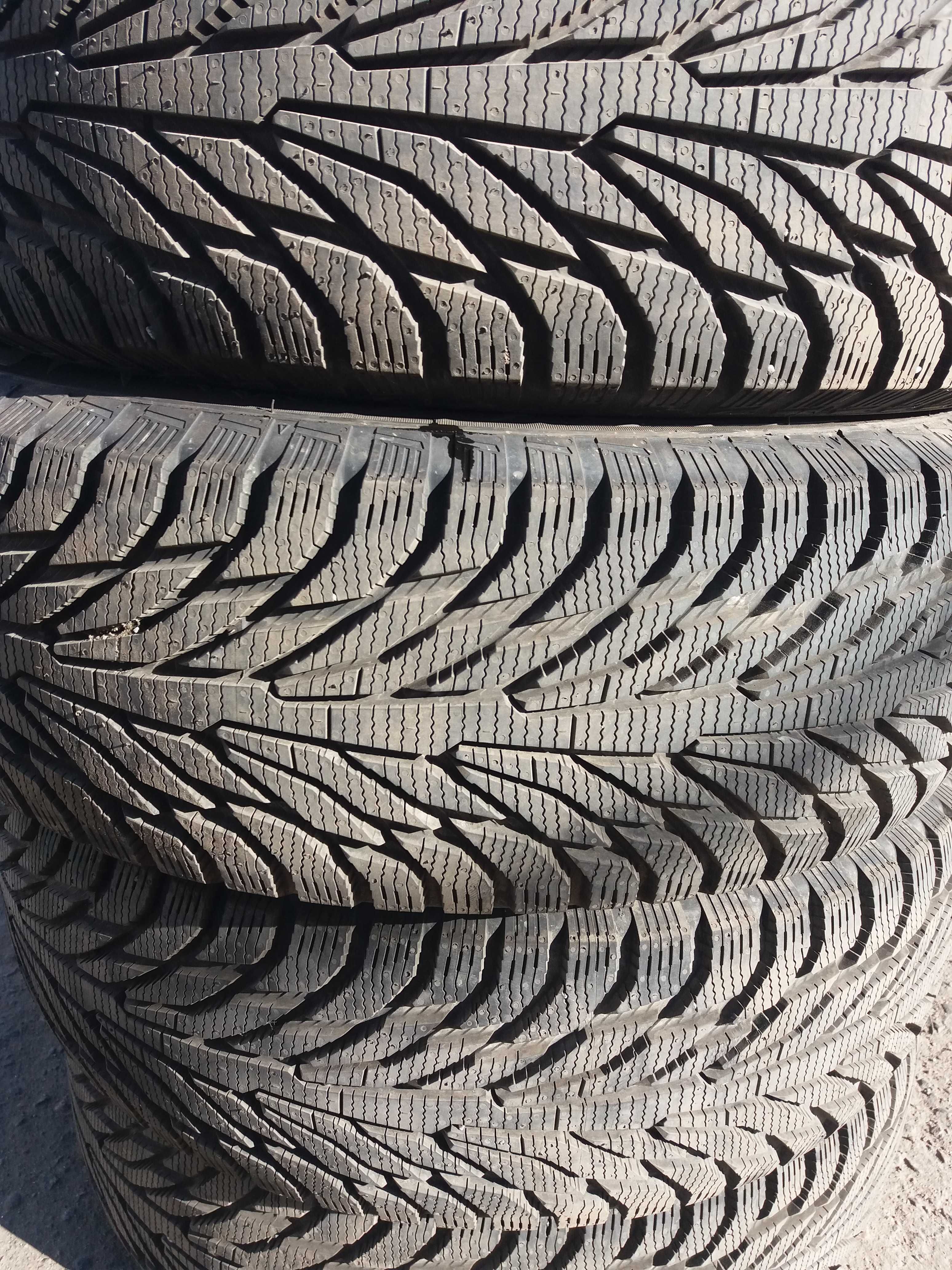 Продам зимові шини starmaxx incurro ice w880 215/65 r16 102T XL