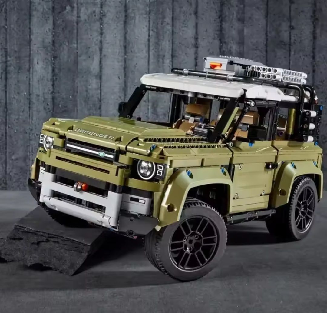 Lego technic defender 2573 деталей (42110)