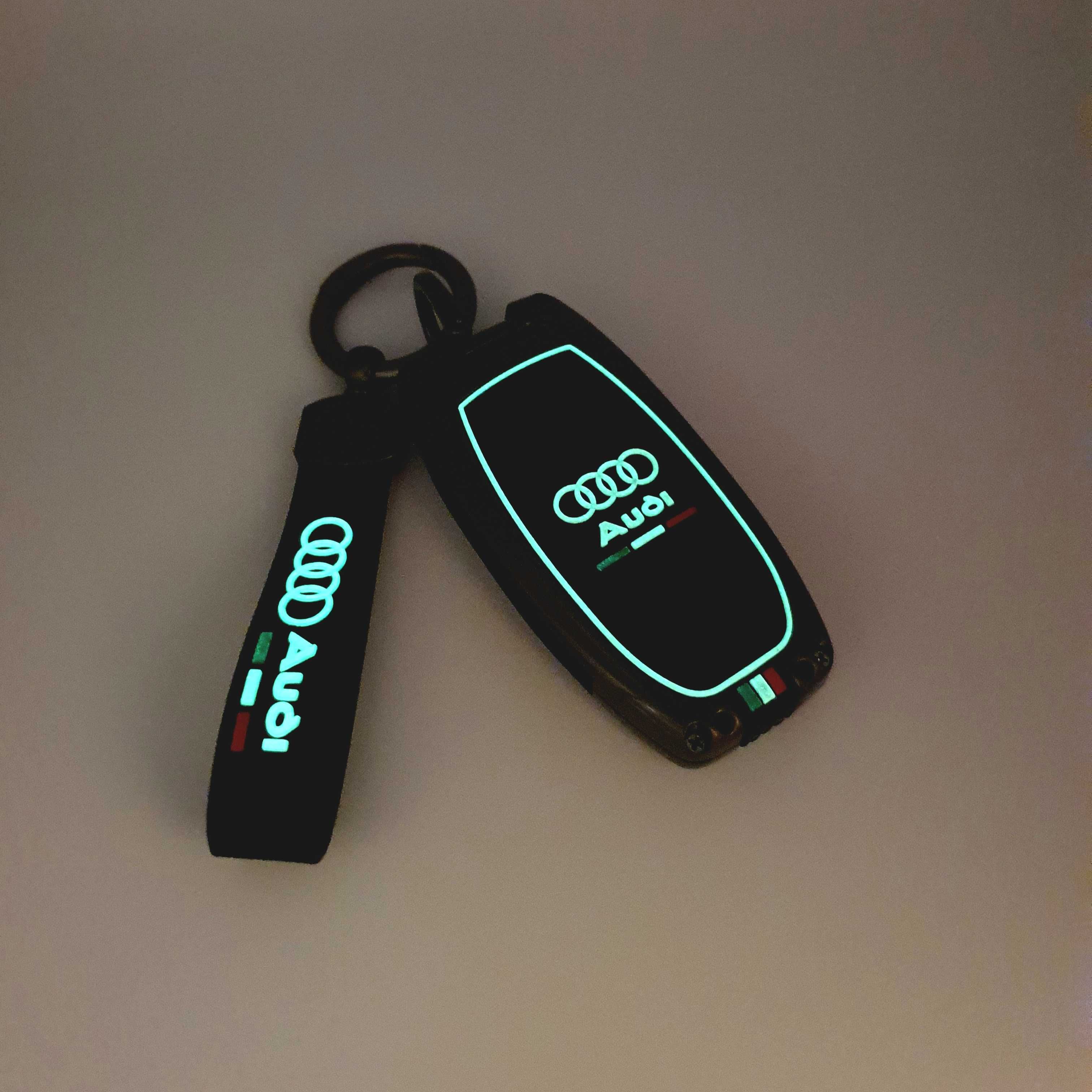 Etui z Breloczkiem Audi