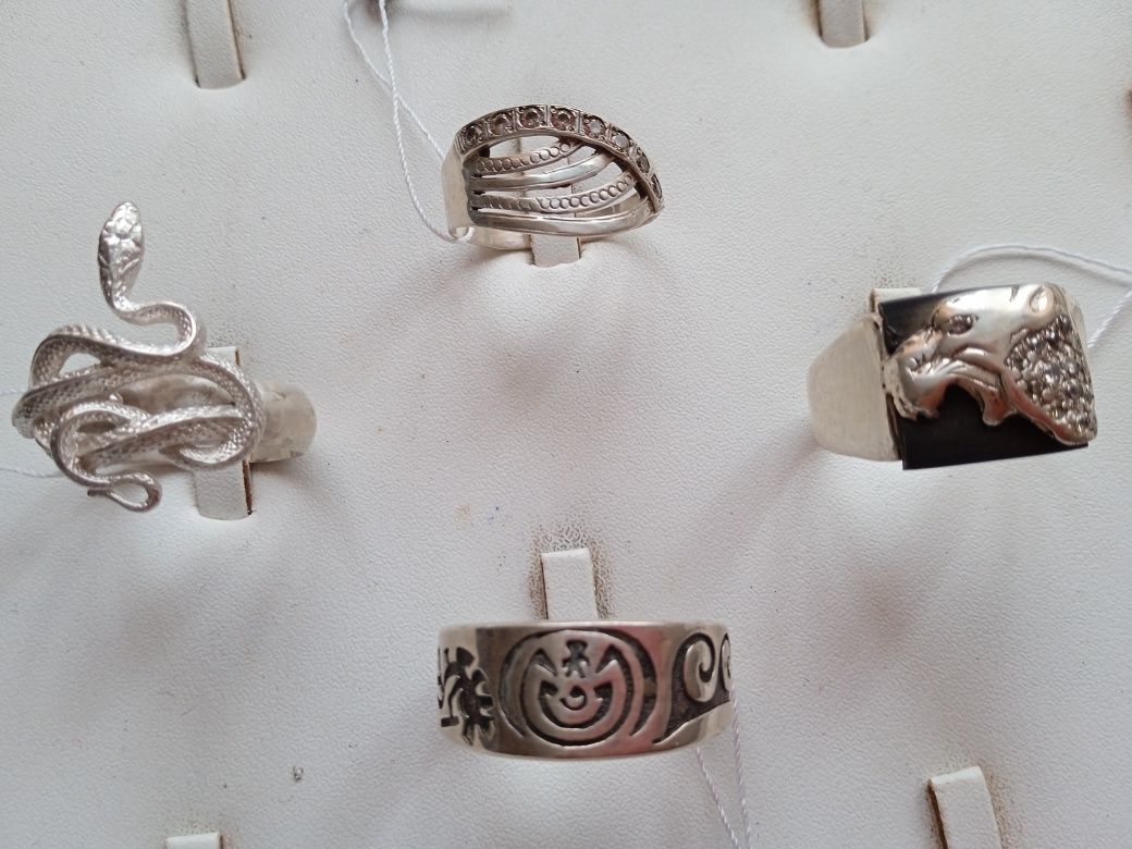 Продам серебрянное кольцо