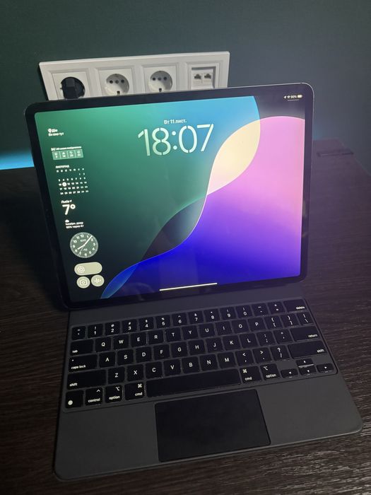 iPad Pro 12.9 3Gen 2018 LTE 64GB + Apple Magic Keyboard A1998