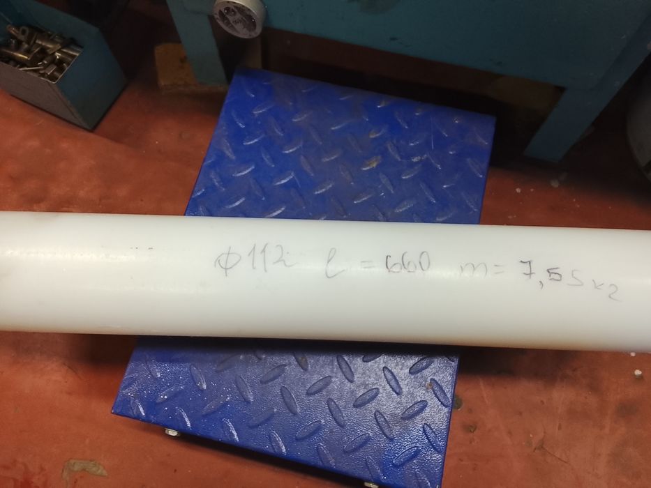 Продам круг капролон кругляк 110