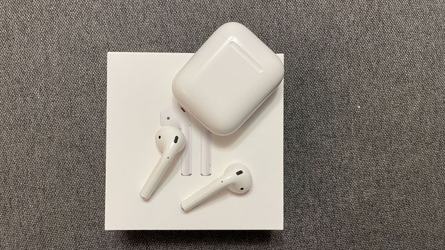 Słuchawki Apple Airpoods 2 generacja stan idealny