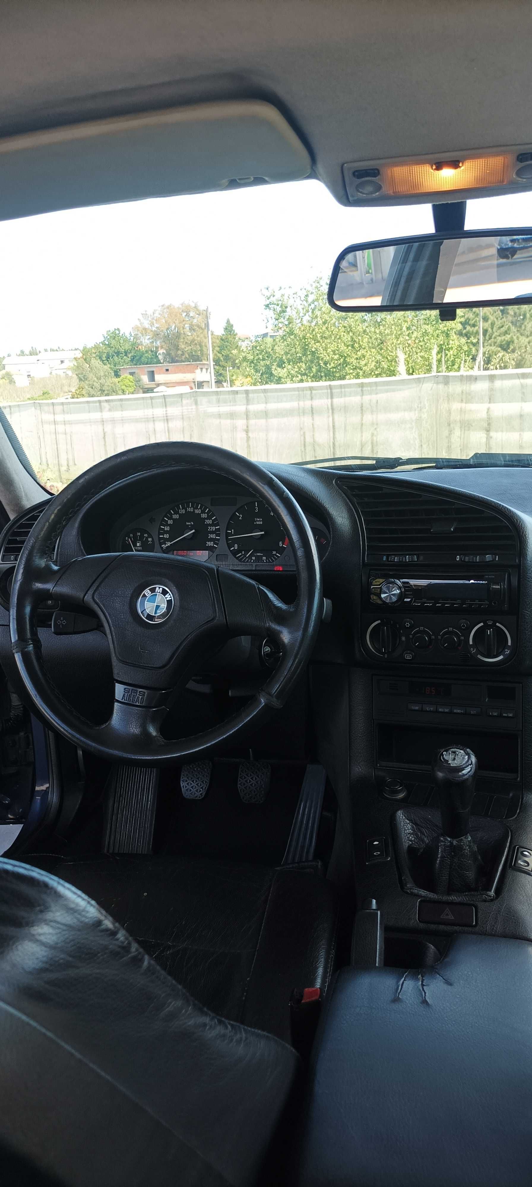 BMW  série 318 tds