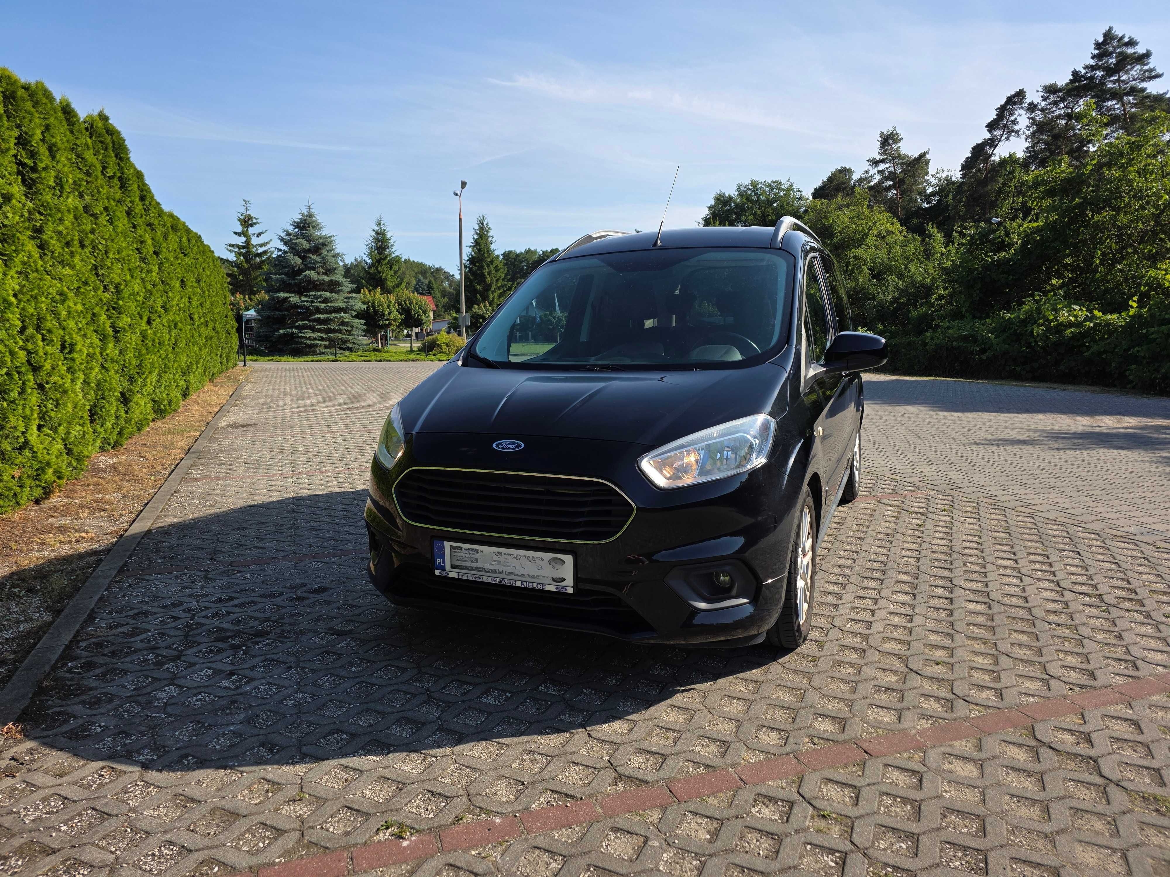 Ford Tourneo Courier czarny 1,5 TDCi