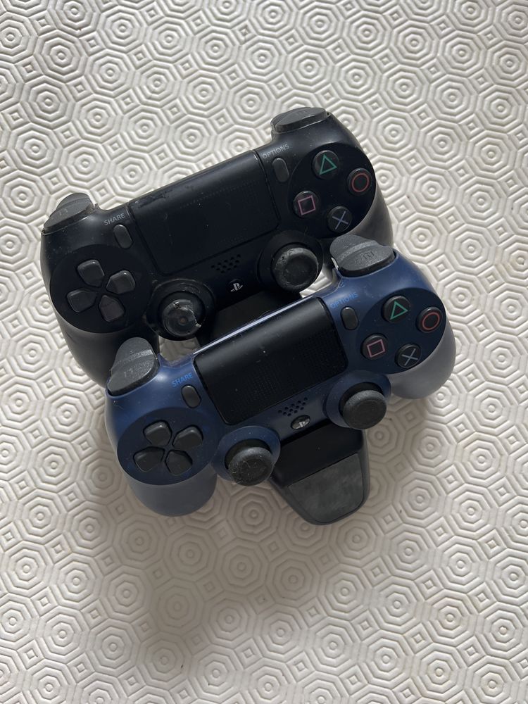 PS4 + 6 jogos + 2 comandos + carregador de comandos