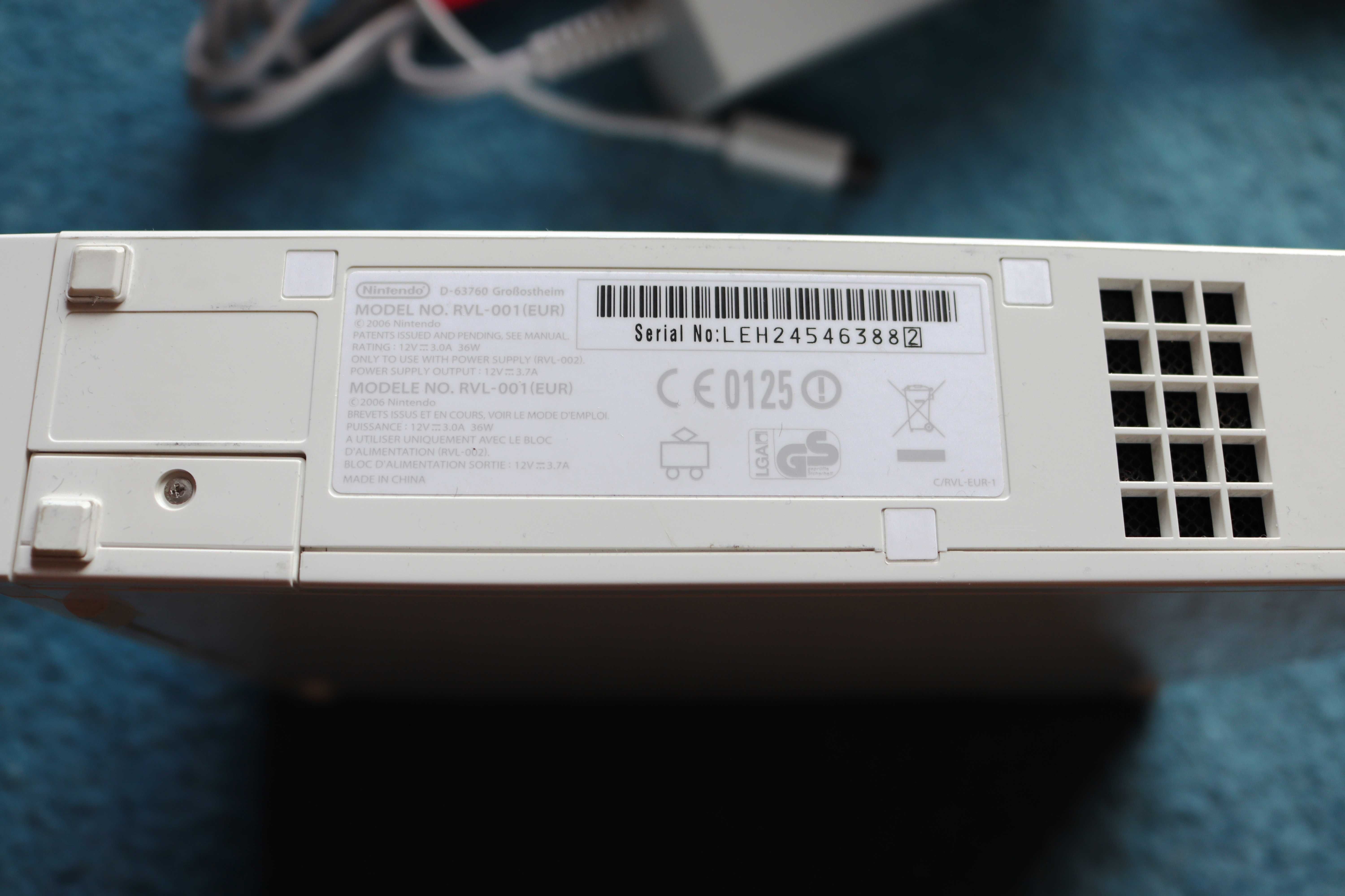 NINTENDO Wii Consola s/Comandos - Branca - Para Reparação