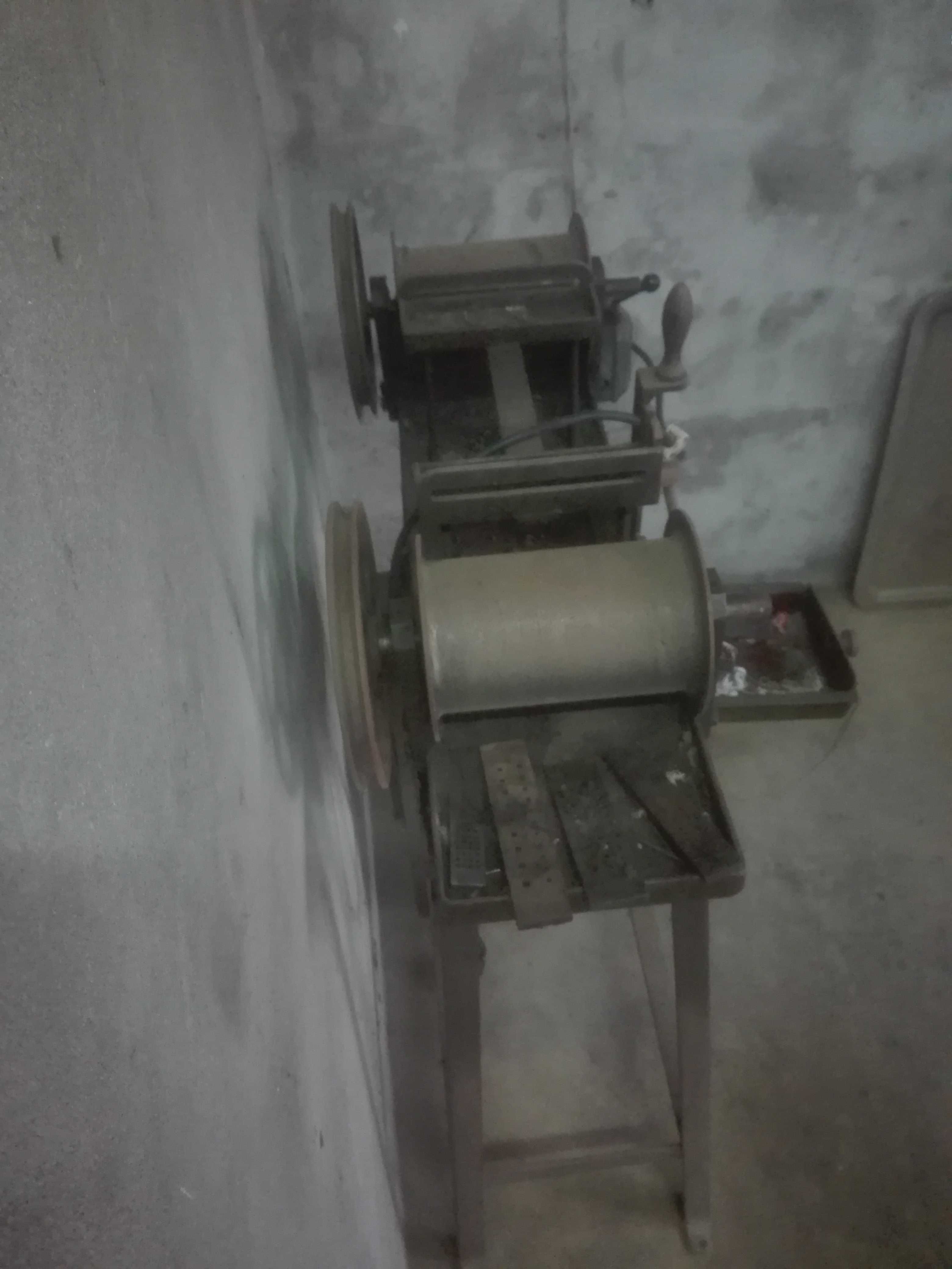 Carrinho de Puxar Fio, antigo, com motor elétrico - Ourives