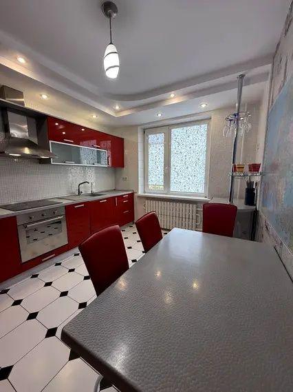 Продам просторную 3х кв.Алексеевка, пр.Победа