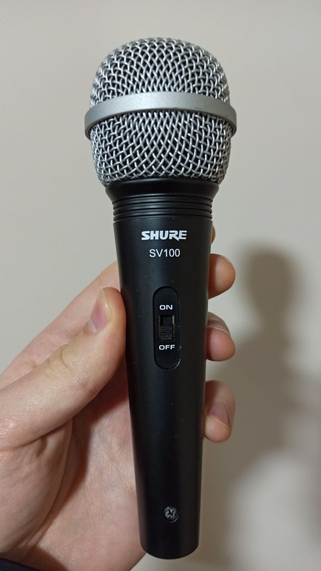 Вокальний мікрофон Shure SV100